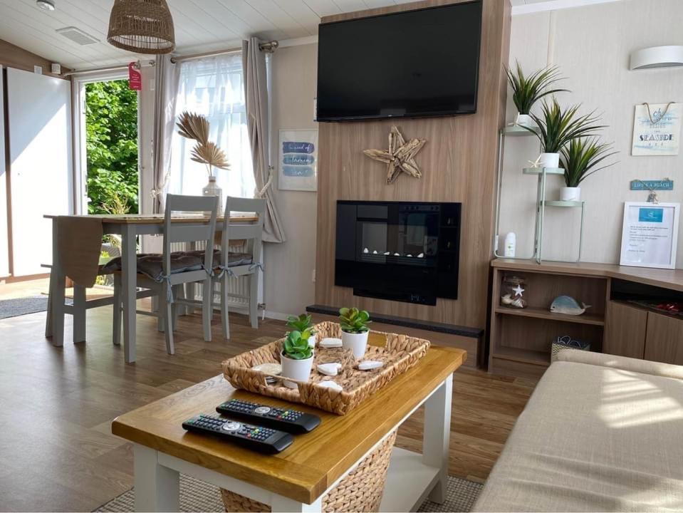 Cosy, Coastal Themed Holiday Home, Rockley Park, Poole, Dorset Zewnętrze zdjęcie